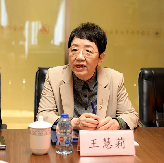 安徽省安全技術(shù)防范行業(yè)協(xié)會(huì)理事長王慧莉w.jpg